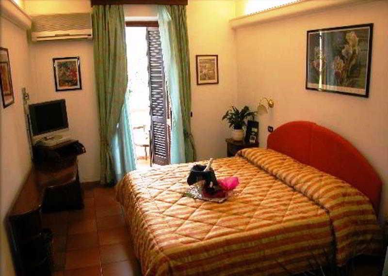 Hotel Dacarlo サンティアゴ エクステリア 写真